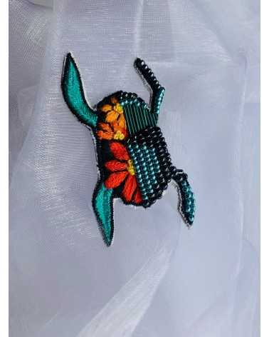 on achete francais - Broche Scarabée