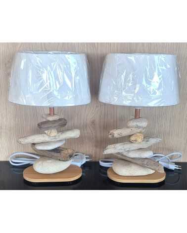 on achete francais - 2 x Lampes artisanales en galets et bois flotté – Luminaire naturel fait main - Hauteur 33 cm