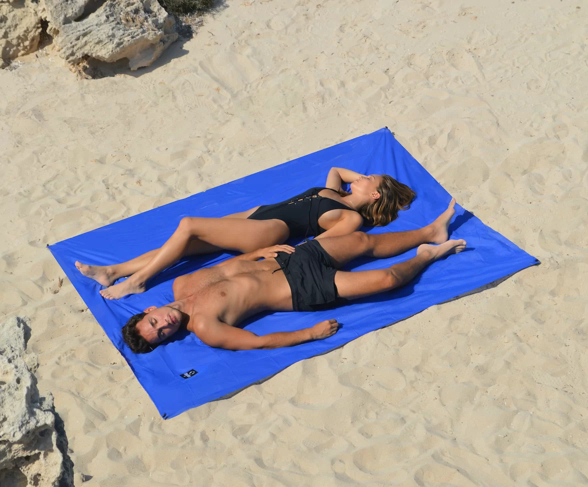 serviette-de-plage-couple_9vbw2_291651944.jpg